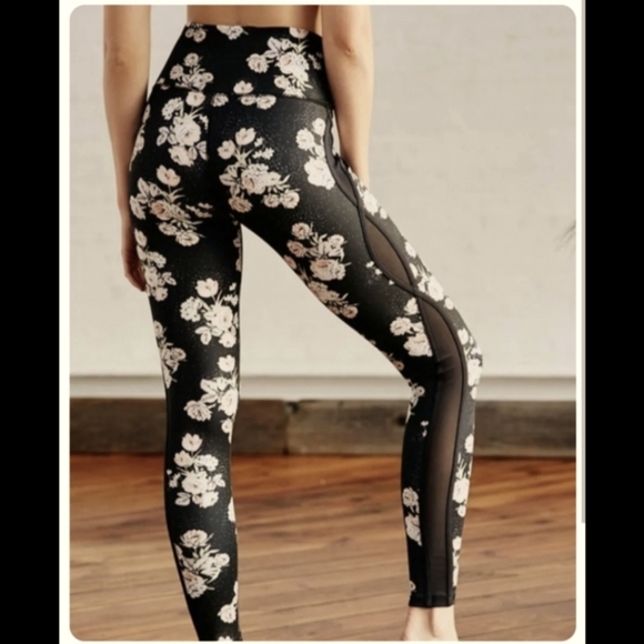 FP Movement by Free People Pants - EUC! Free People Movement LIZA Black Floral Leggings Sz Small